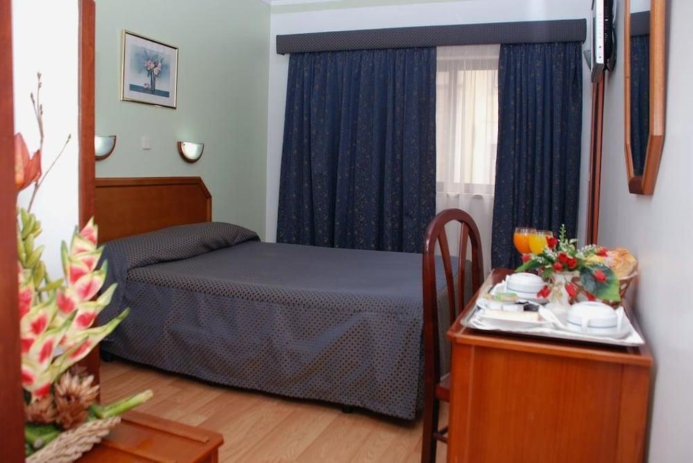 Hotel Anjos ลิสบอน ภายนอก รูปภาพ